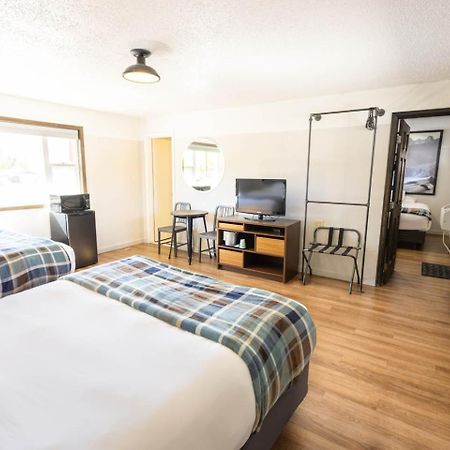 Loyal Duke Lodge Salida Bagian luar foto