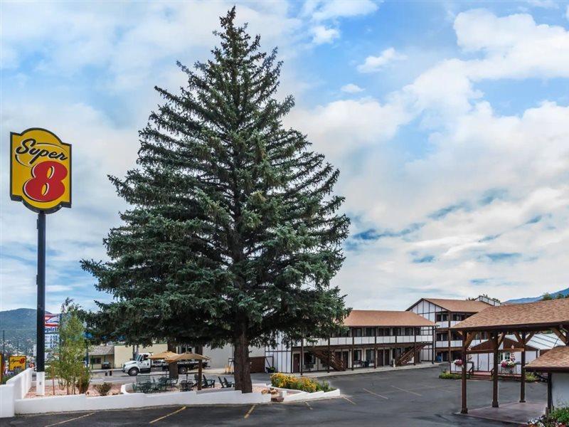 Loyal Duke Lodge Salida Bagian luar foto